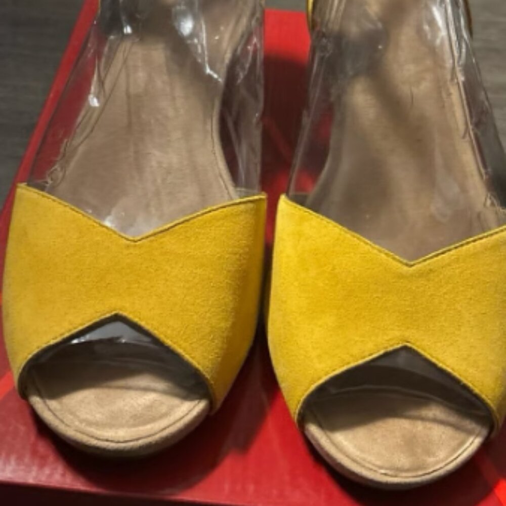 Yellow suede Aerosols wedges